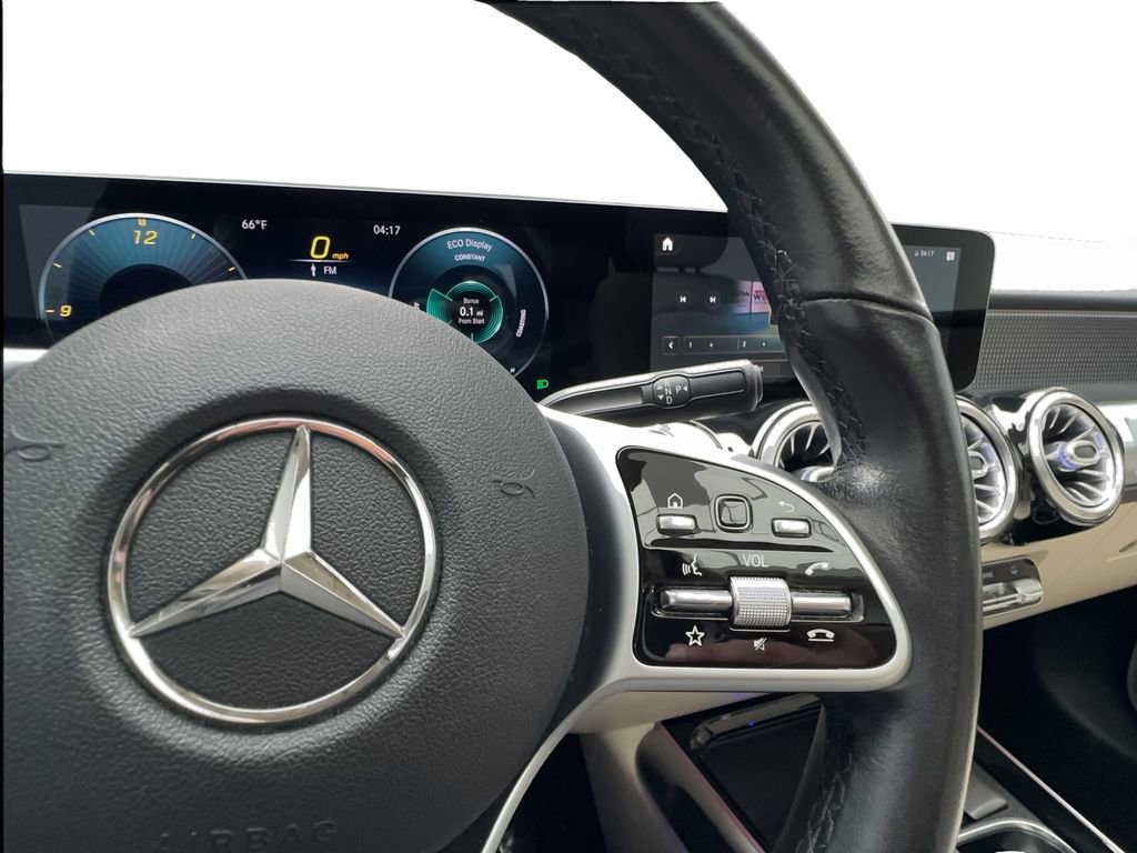 Used 2021 Mercedes-Benz GLB 250 image 39