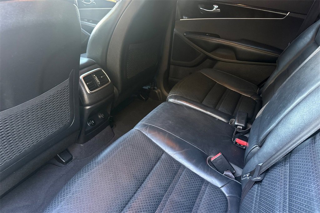 Used 2016 Kia Sorento EX image 13
