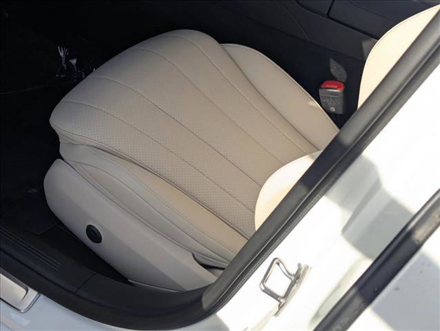 New 2026 Mercedes-Benz E 350 4MATIC Sedan image 4