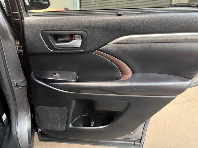 Used 2018 Toyota Highlander Limited AWD/4WD image 13