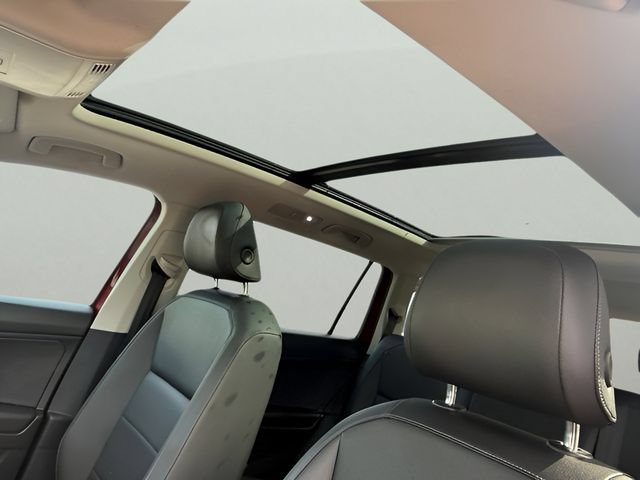 Used 2019 Volkswagen Tiguan SE w/ Panoramic Sunroof Package AWD/4WD image 10