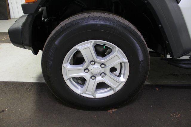 Used 2023 Jeep Wrangler Sport S image 18