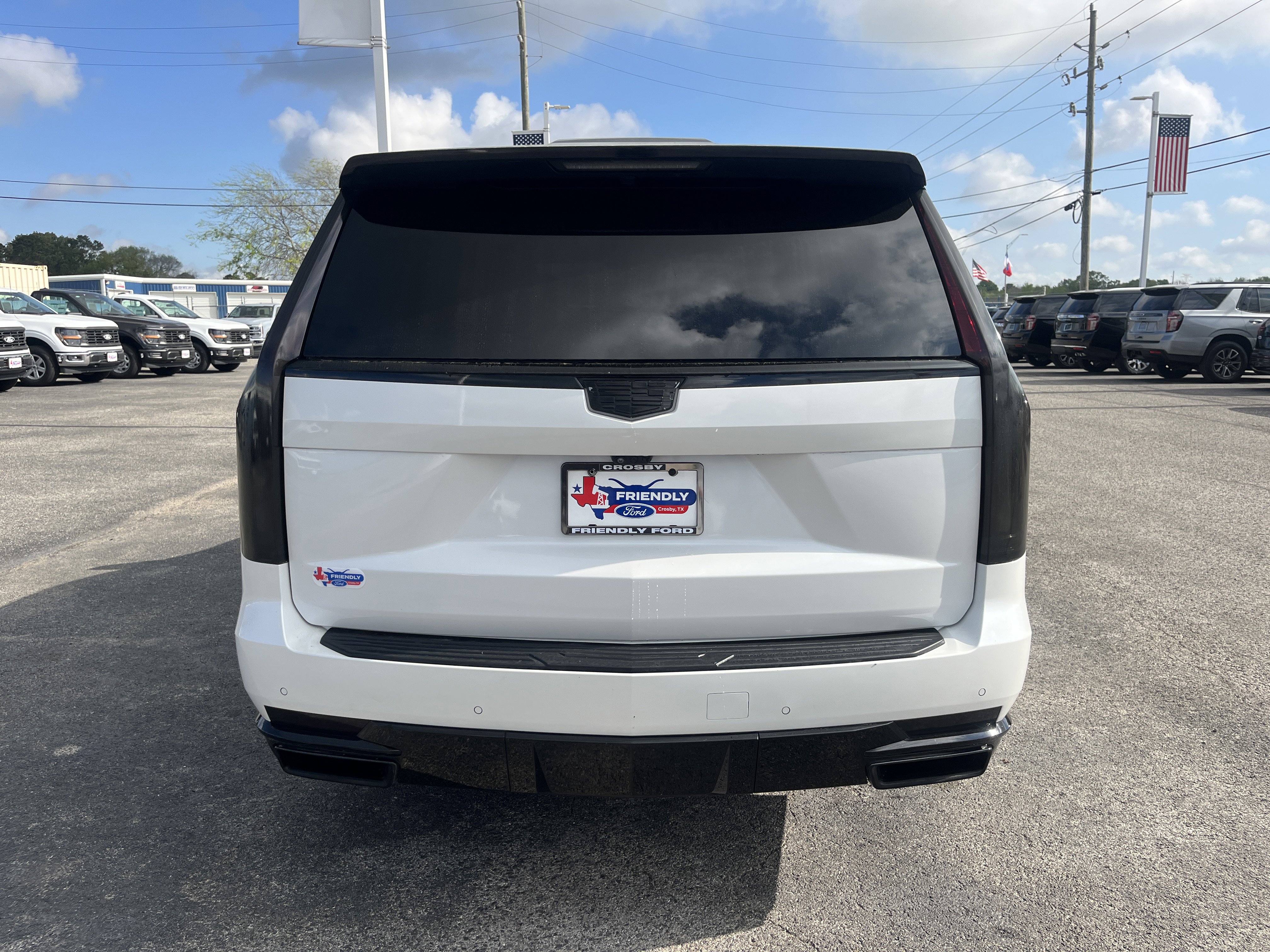 Used 2023 Cadillac Escalade Sport Platinum w/ LPO, ONYX Package image 3