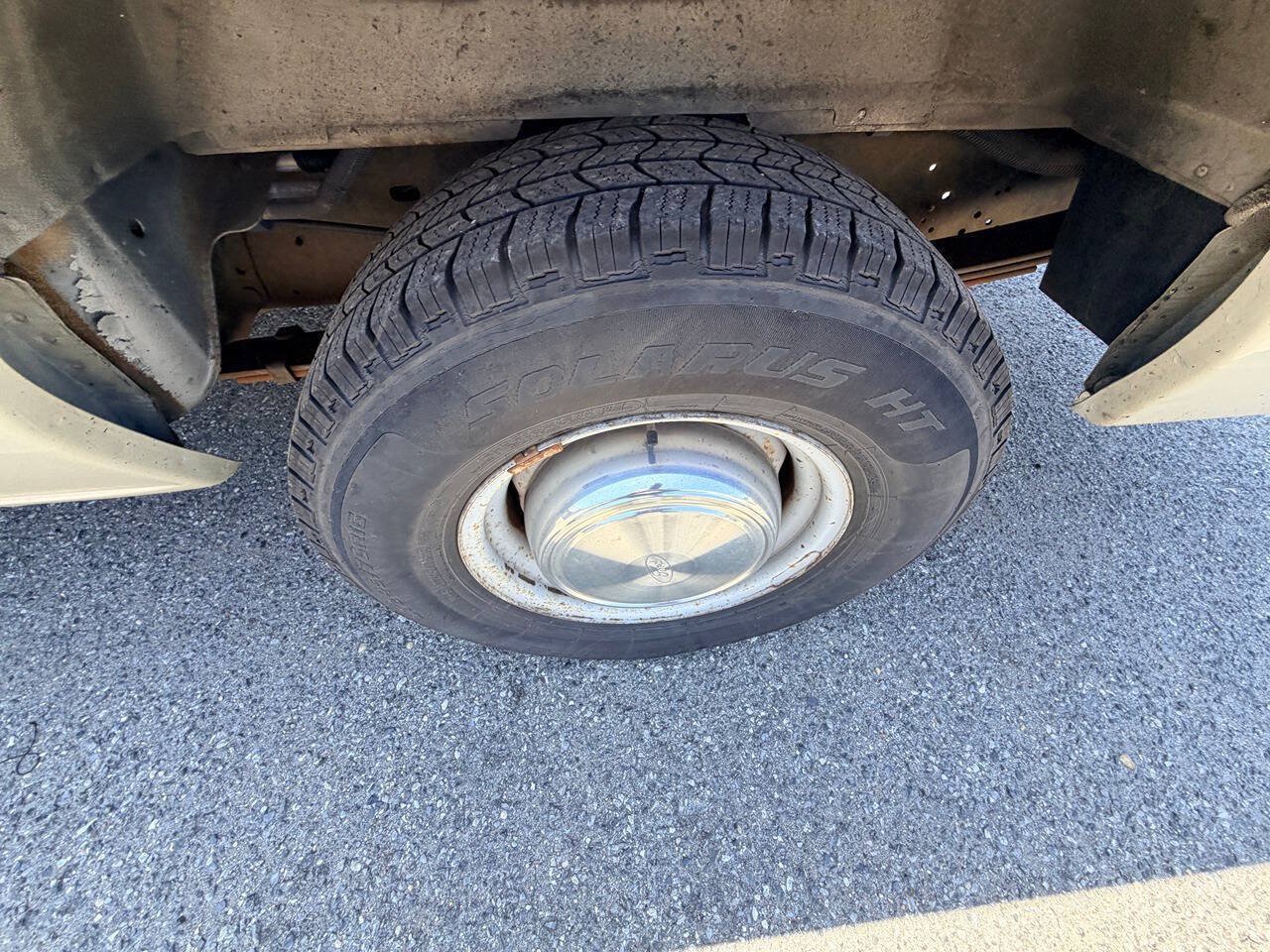 Used 2006 Ford E-350 and Econoline 350 XL RWD image 33