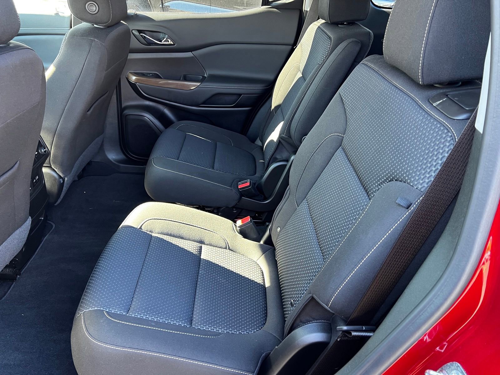 Used 2023 GMC Acadia SLE w/ Driver Convenience Package AWD/4WD image 10