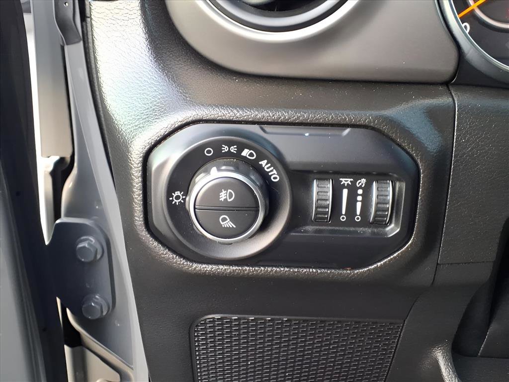 Used 2022 Jeep Gladiator Willys image 21