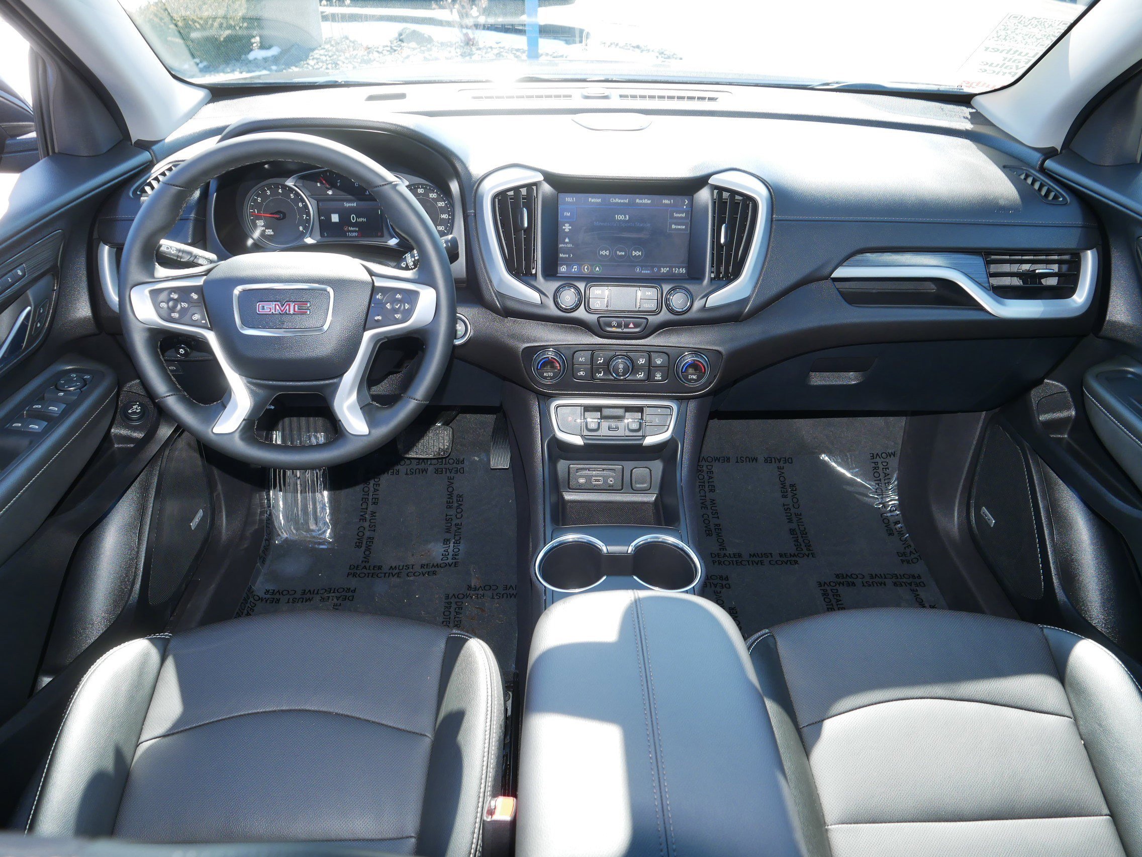 Used 2024 GMC Terrain SLT w/ Infotainment Package II image 10