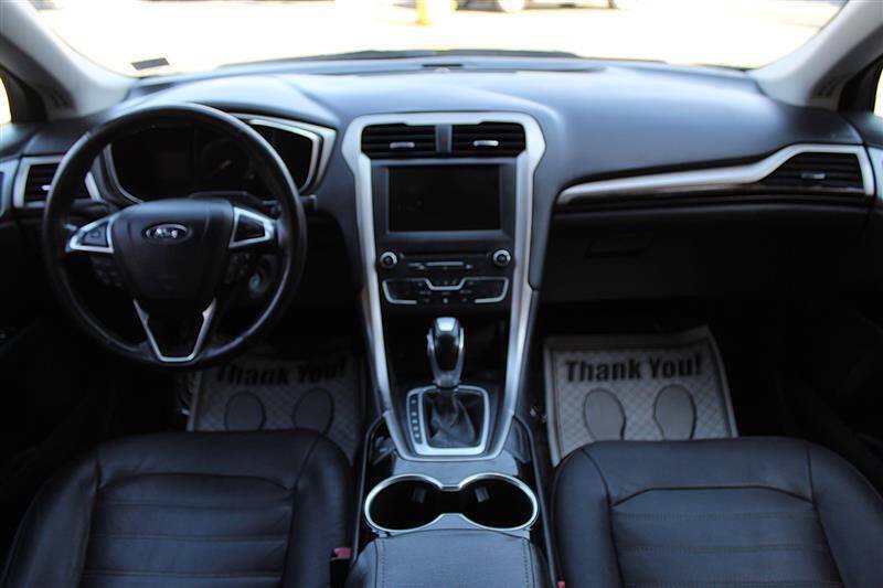 Used 2016 Ford Fusion SE w/ Equipment Group 202A FWD image 13