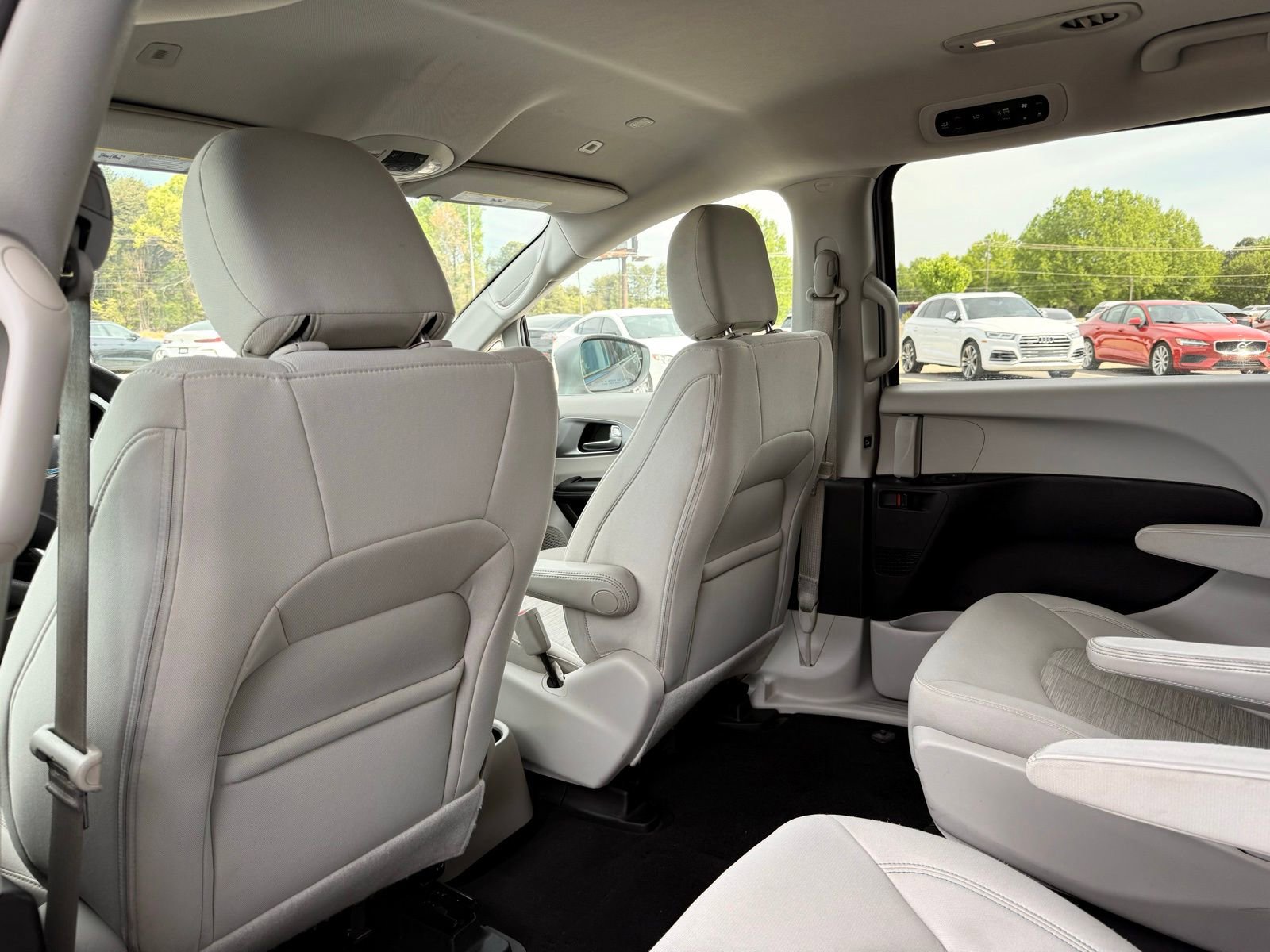 Used 2018 Chrysler Pacifica Touring Plus image 21