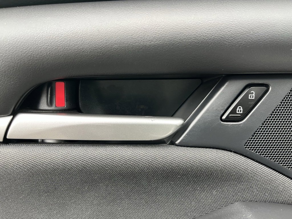 Used 2022 MAZDA MAZDA3 s image 11