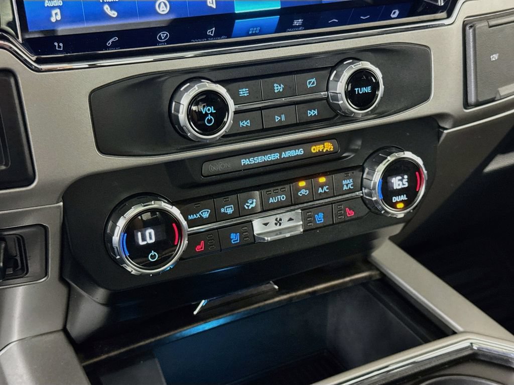 Used 2022 Ford F350 Lariat w/ Black Appearance Package AWD/4WD image 18