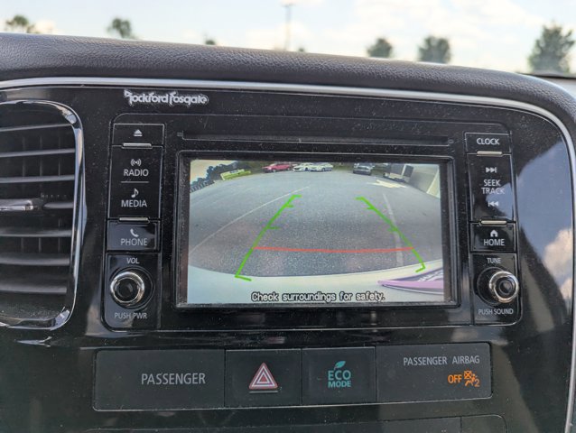 Used 2016 Mitsubishi Outlander SE image 18