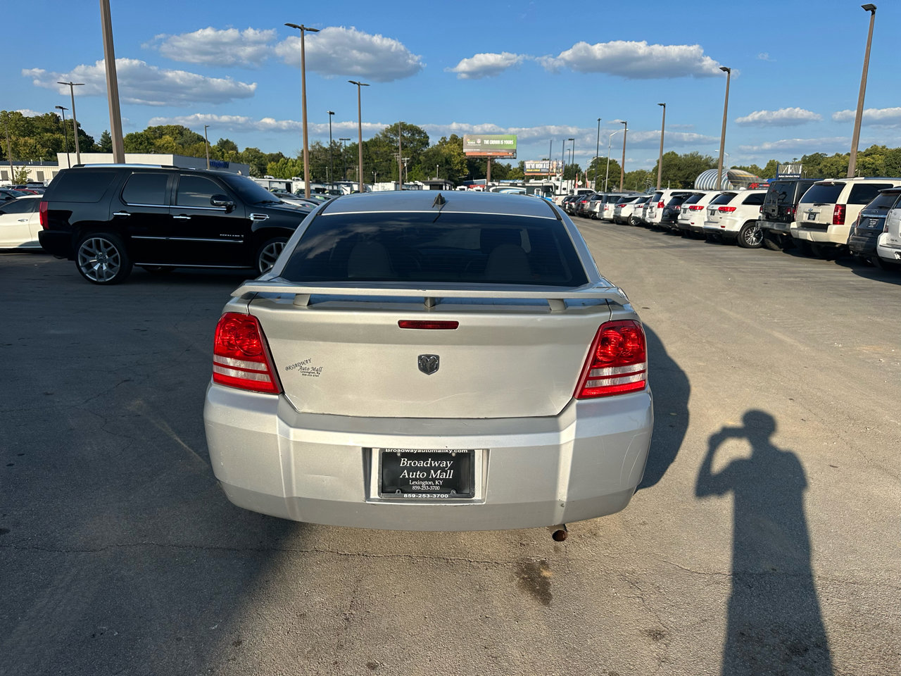 Used 2010 Dodge Avenger R/T image 4