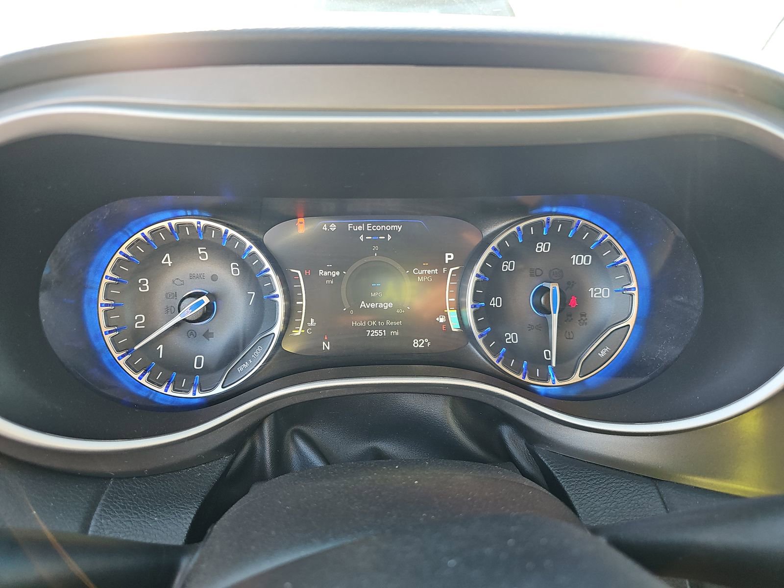 Used 2021 Chrysler Pacifica Touring-L image 16