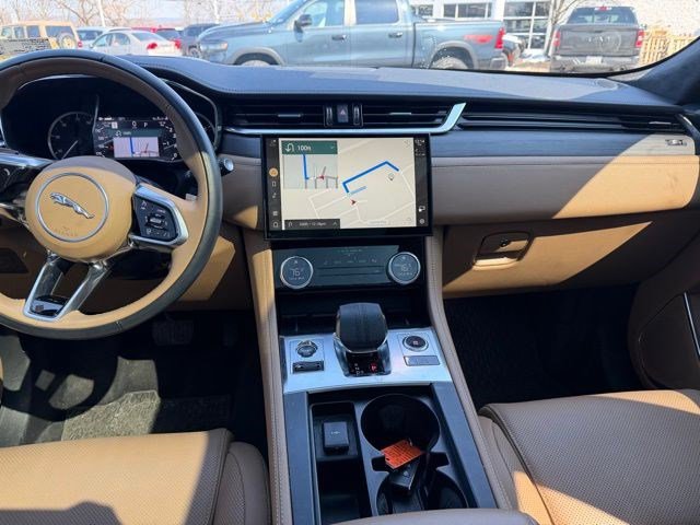 Used 2023 Jaguar F-PACE S image 19