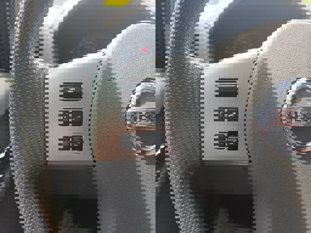 Used 2020 Nissan Frontier SV w/ Midnight Edition Floor Mats image 20