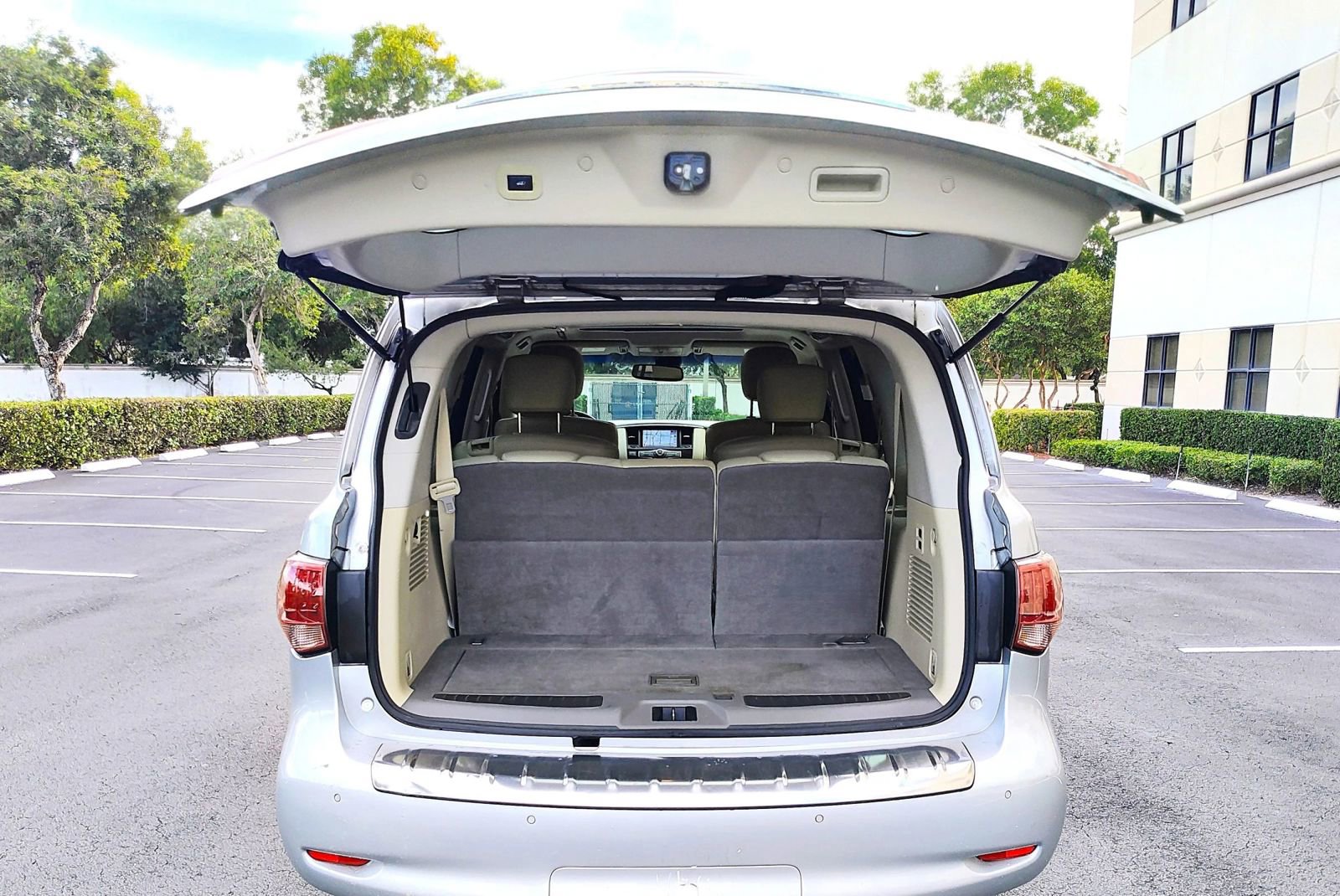 Used 2017 INFINITI QX80 Sport Utility 4D image 20