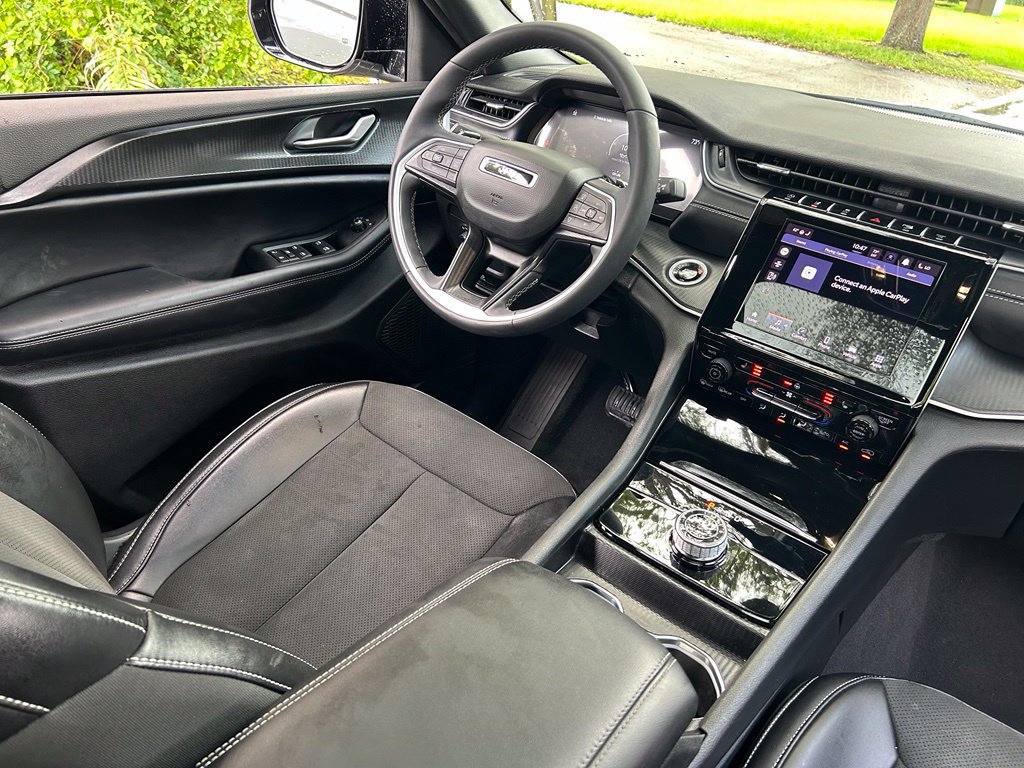 Certified 2025 Jeep Grand Cherokee L Altitude RWD image 10