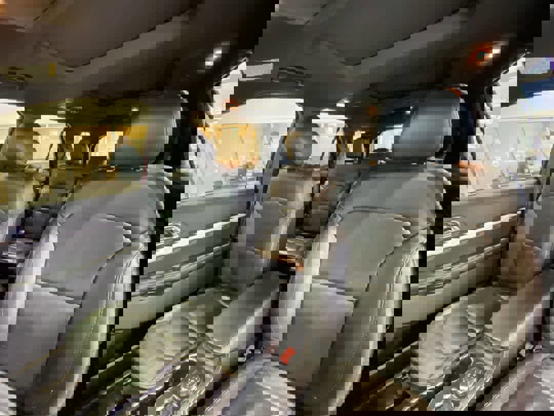 Used 2016 Ford Explorer XLT w/ Equipment Group 202A image 14