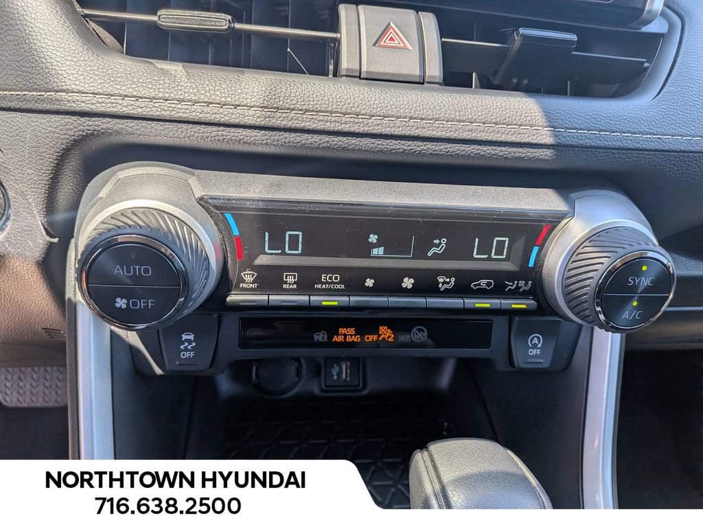 Used 2025 Toyota RAV4 XLE AWD/4WD image 20