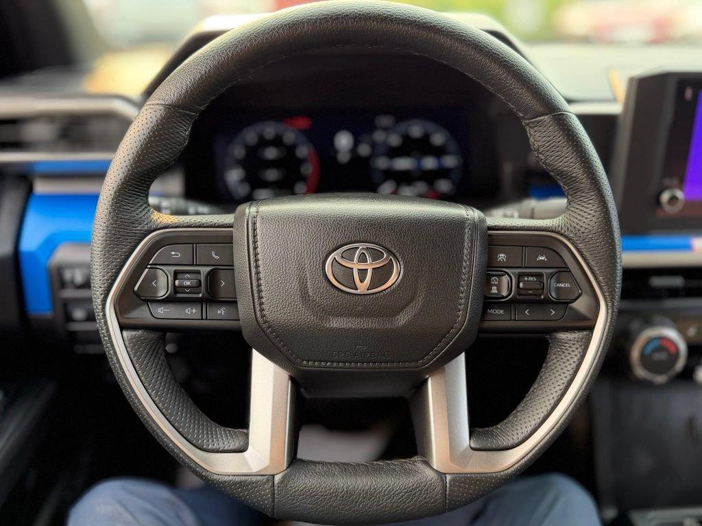 Used 2025 Toyota Tacoma TRD Off-Road AWD/4WD image 10