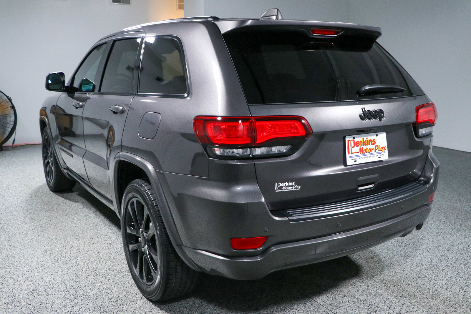 Used 2021 Jeep Grand Cherokee Laredo X RWD image 9