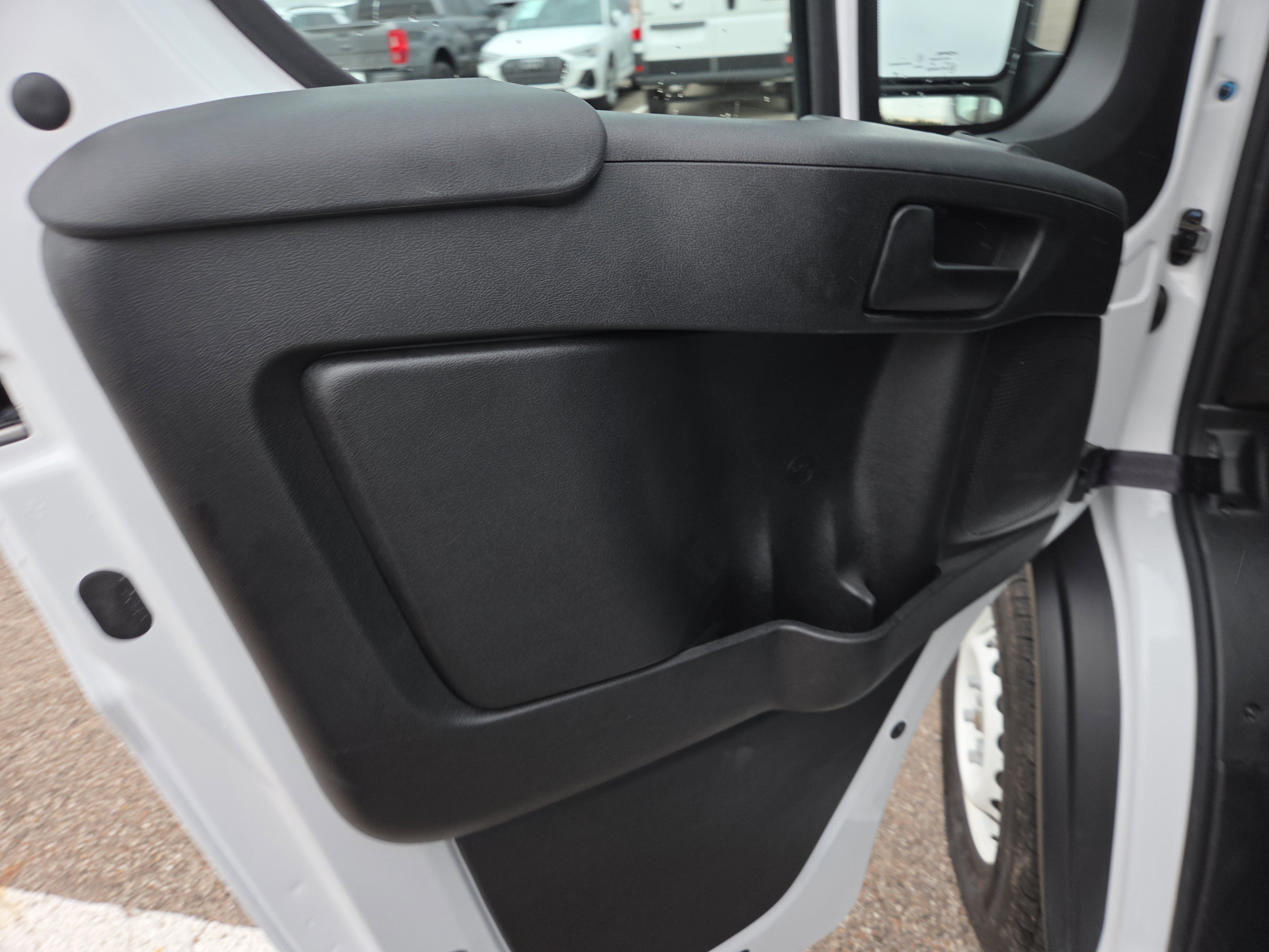 Used 2025 RAM ProMaster 2500 w/ Storage Group image 7