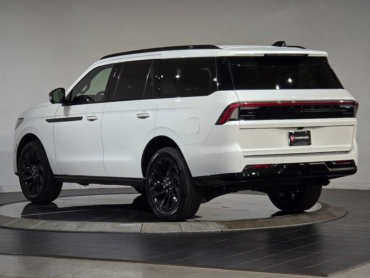 New 2025 Lincoln Navigator Reserve w/ Jet Appearance Package image 6