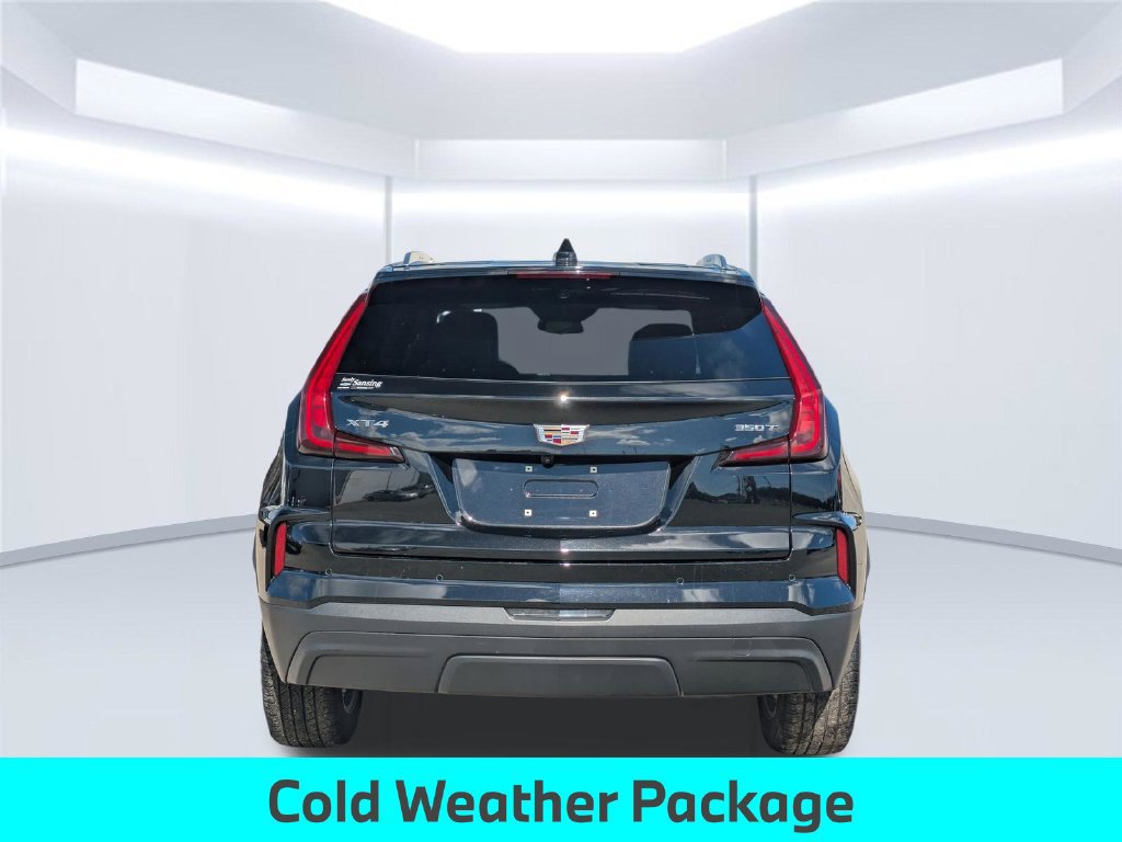 Used 2024 Cadillac XT4 Luxury w/ Cold Weather Package FWD image 5