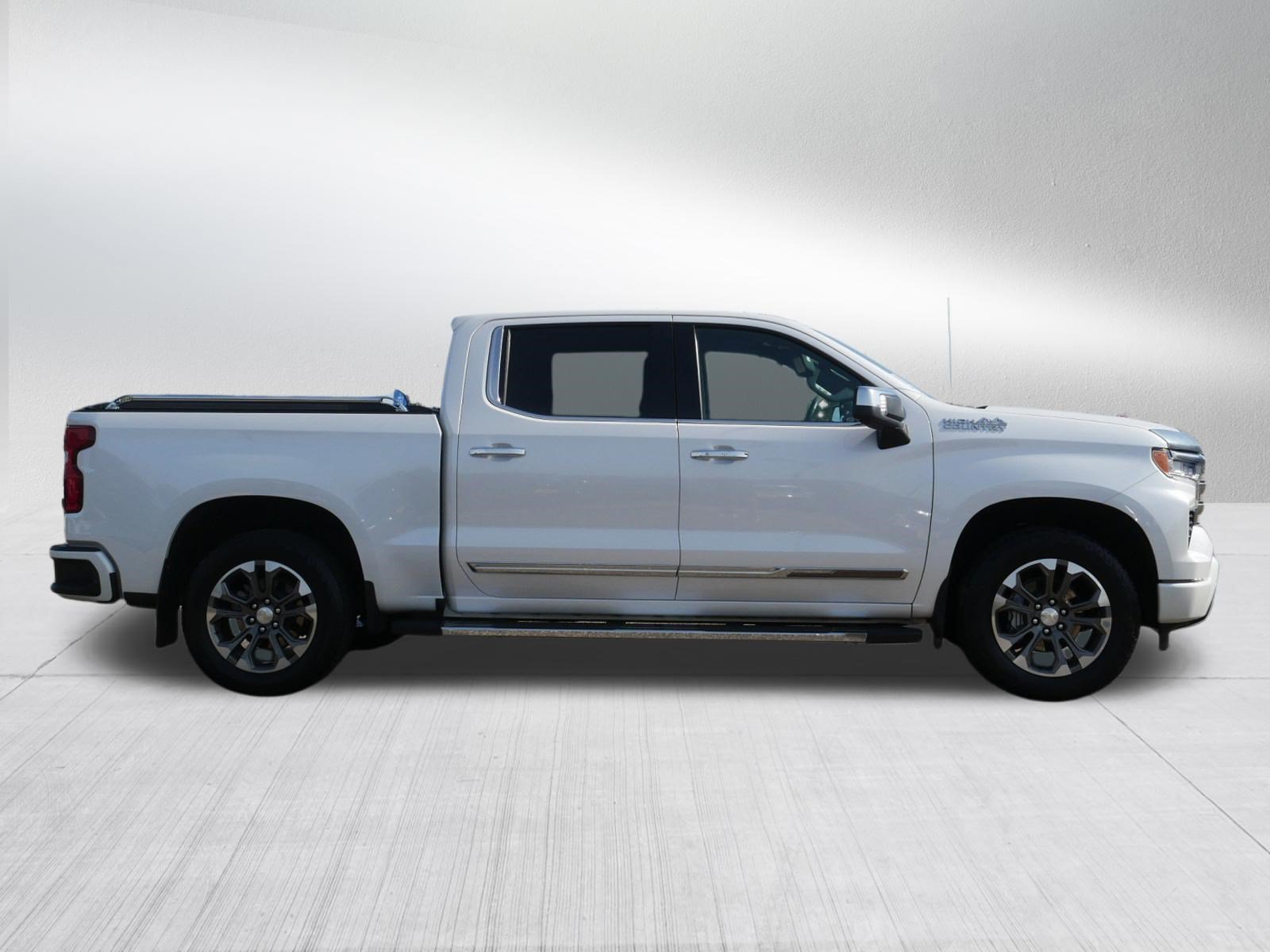 Used 2022 Chevrolet Silverado 1500 High Country AWD/4WD image 8