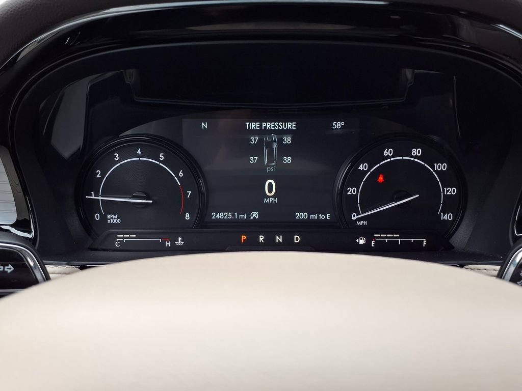Used 2022 Lincoln Corsair AWD w/ Premium Package image 18