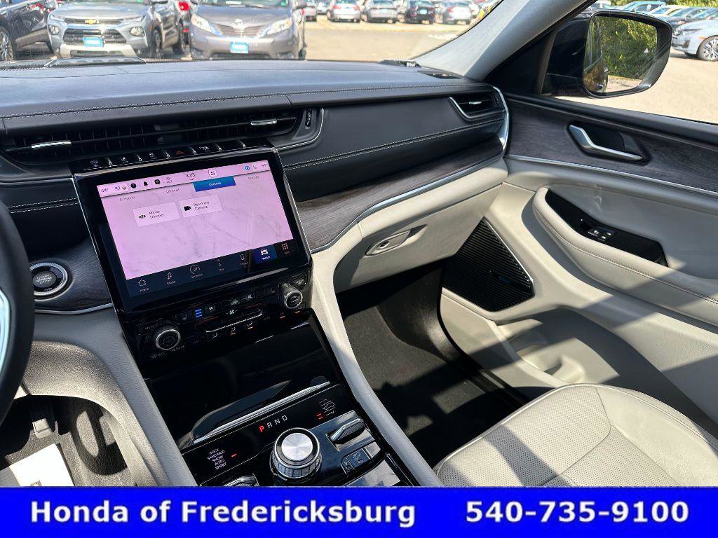 Used 2022 Jeep Grand Cherokee Overland image 21