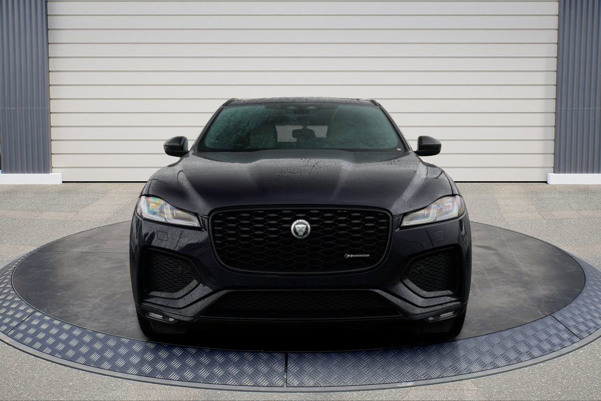 Used 2025 Jaguar F-PACE R-Dynamic S image 2