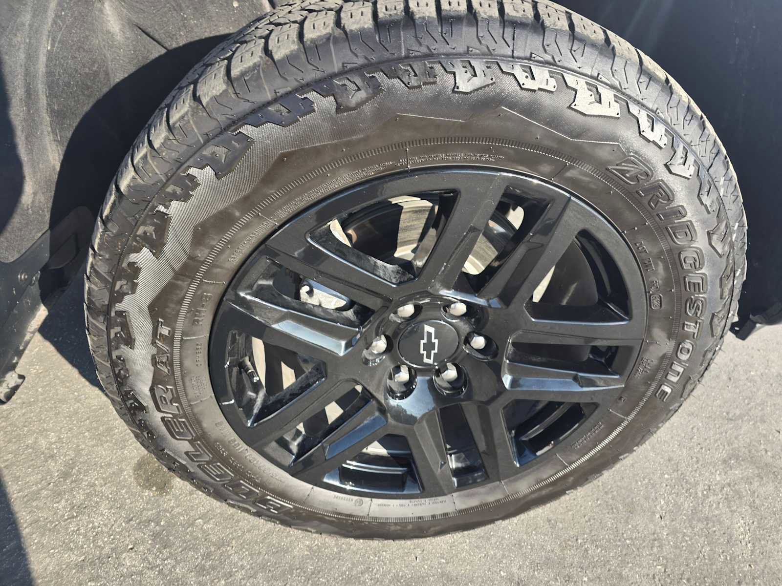 Used 2024 Chevrolet Silverado 1500 LT Trail Boss w/ Convenience Package II image 9