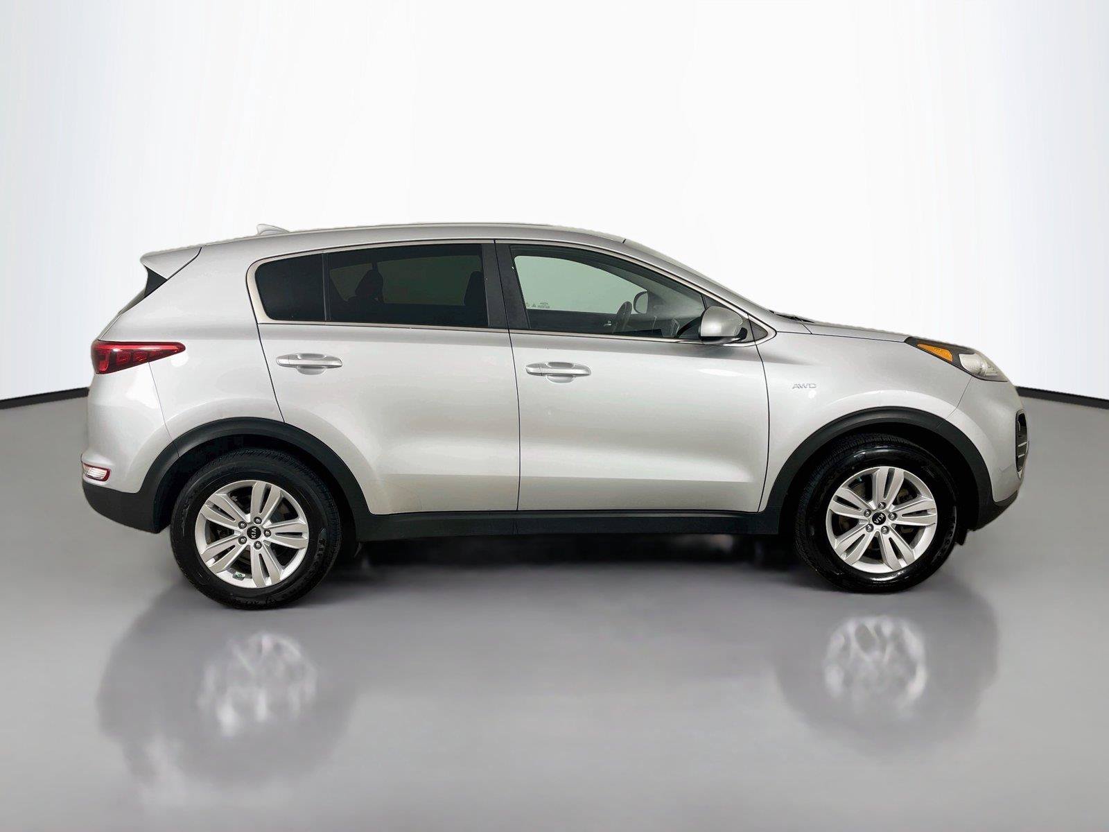 Used 2017 Kia Sportage LX AWD/4WD image 16