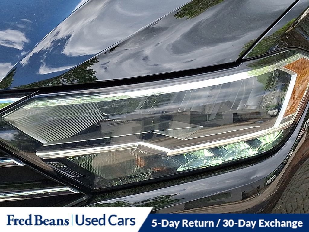 Used 2019 Volkswagen Jetta SE w/ Cold Weather Package image 10