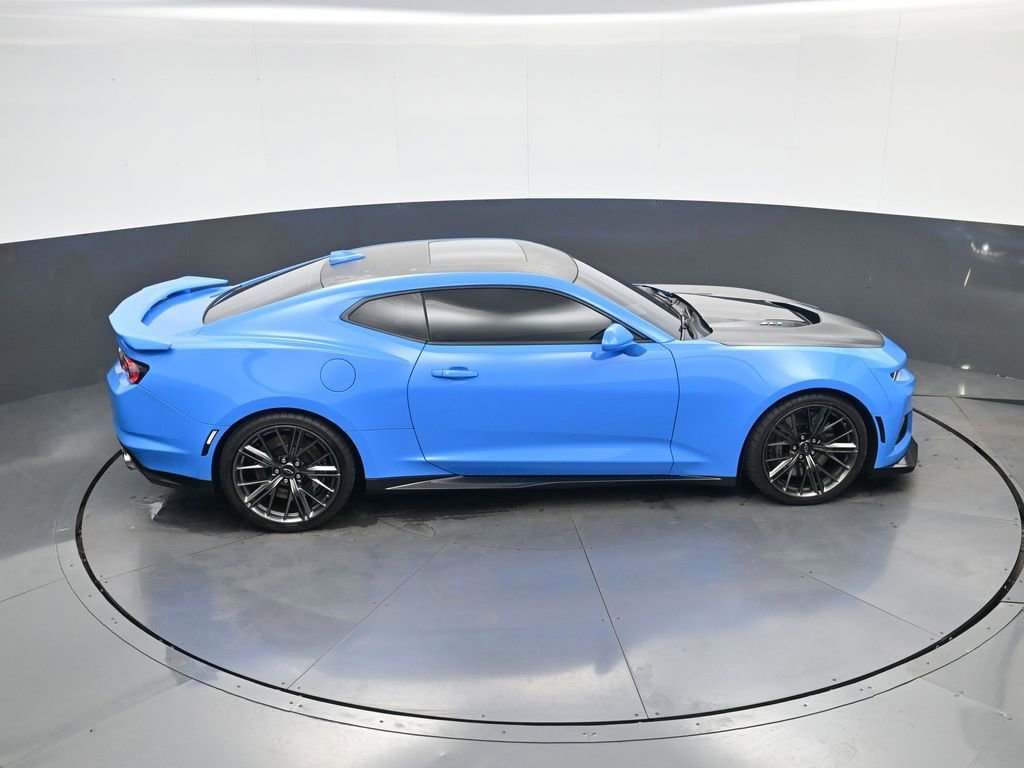 Used 2022 Chevrolet Camaro ZL1 image 25