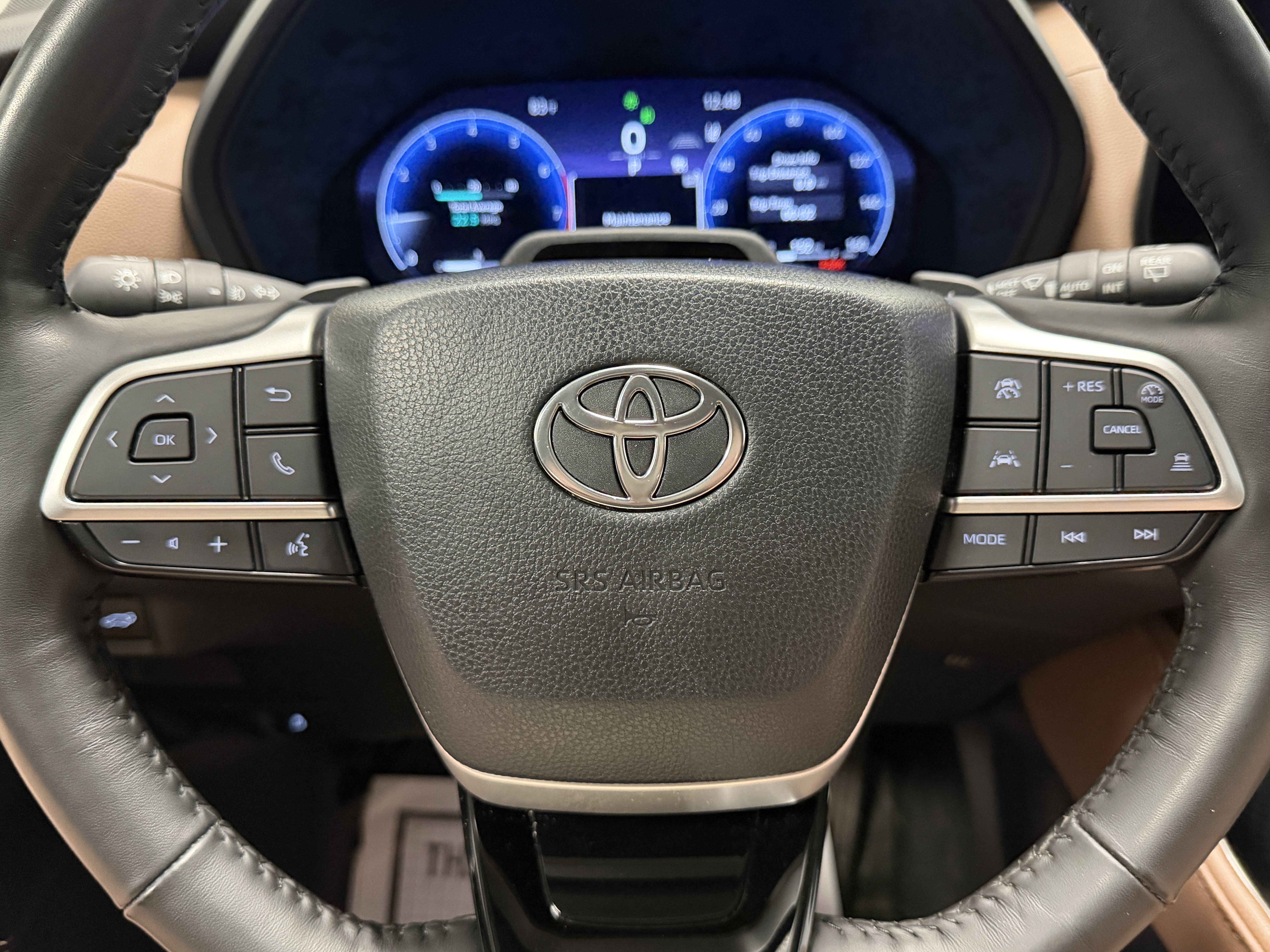 Used 2024 Toyota Grand Highlander AWD image 13