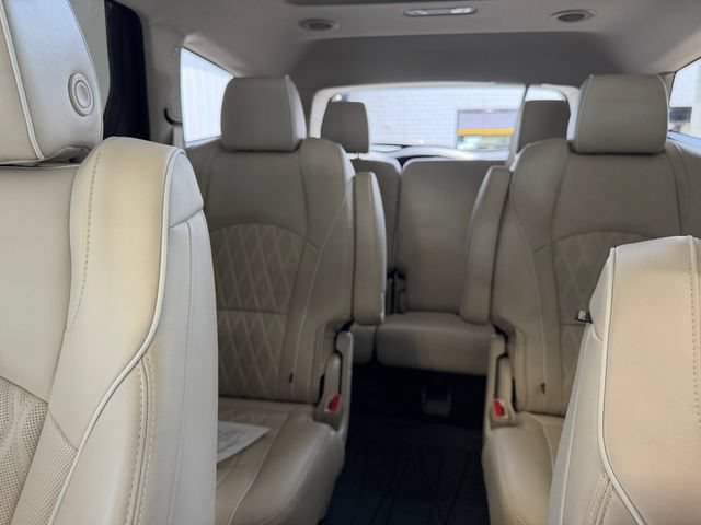 Used 2023 Buick Enclave Avenir w/ Avenir Technology Package AWD/4WD image 32