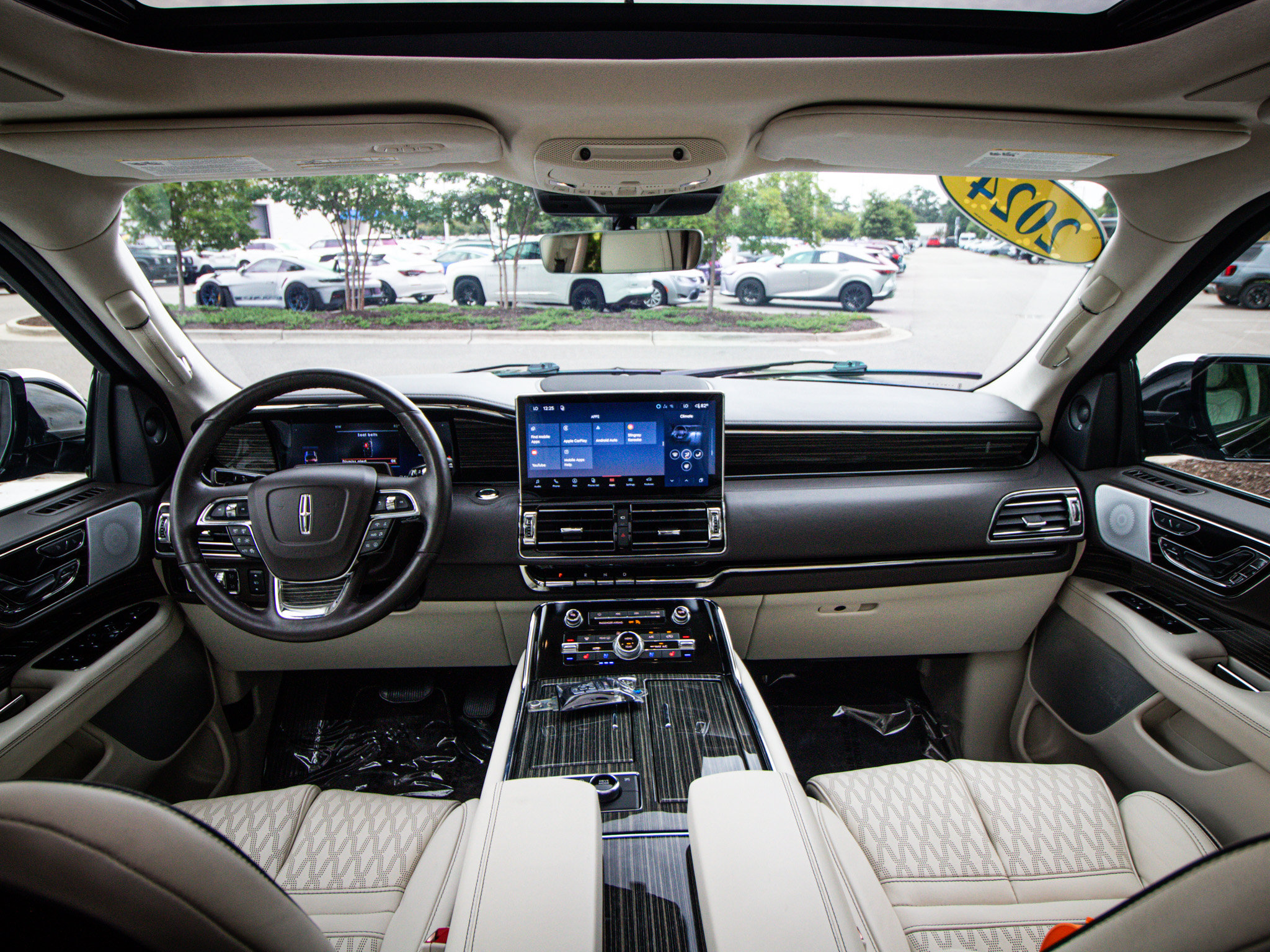 Used 2024 Lincoln Navigator L Black Label AWD/4WD image 29