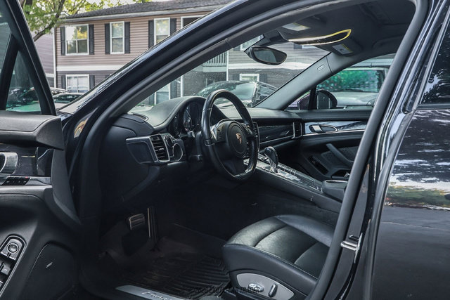 Used 2011 Porsche Panamera 4 AWD/4WD image 36