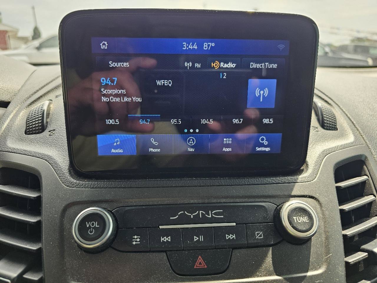 Used 2019 Ford Transit Connect XLT FWD image 12