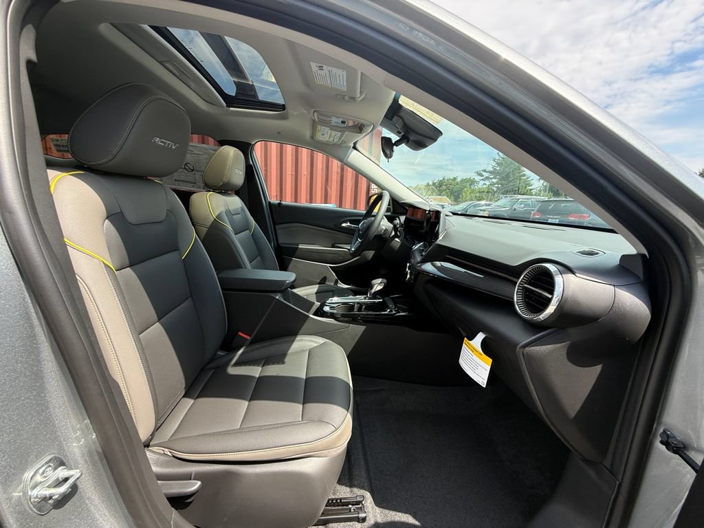 New 2026 Chevrolet Trax ACTIV w/ Sunroof Package FWD image 27