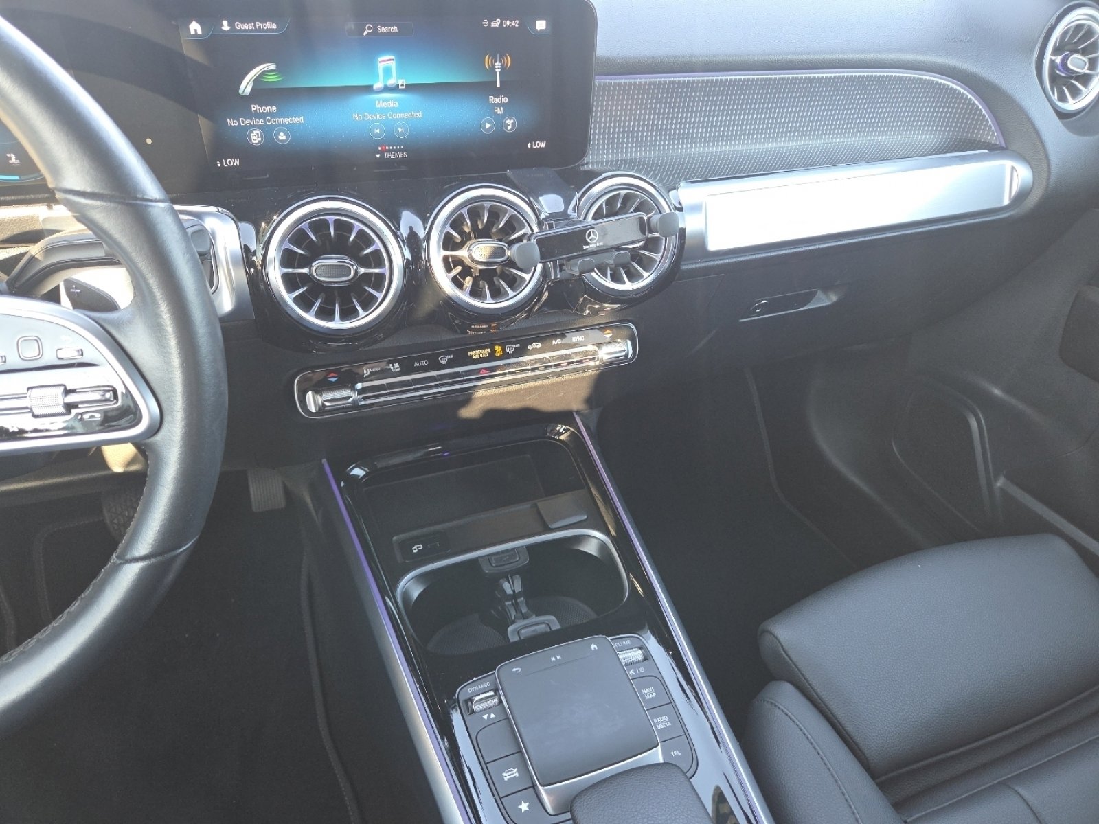 Used 2022 Mercedes-Benz GLB 250 4MATIC image 32