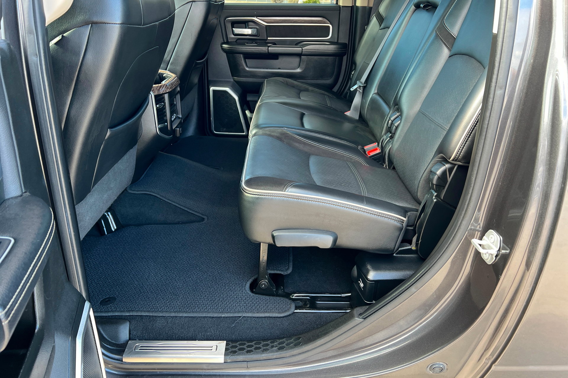 Used 2020 RAM 2500 Laramie image 21