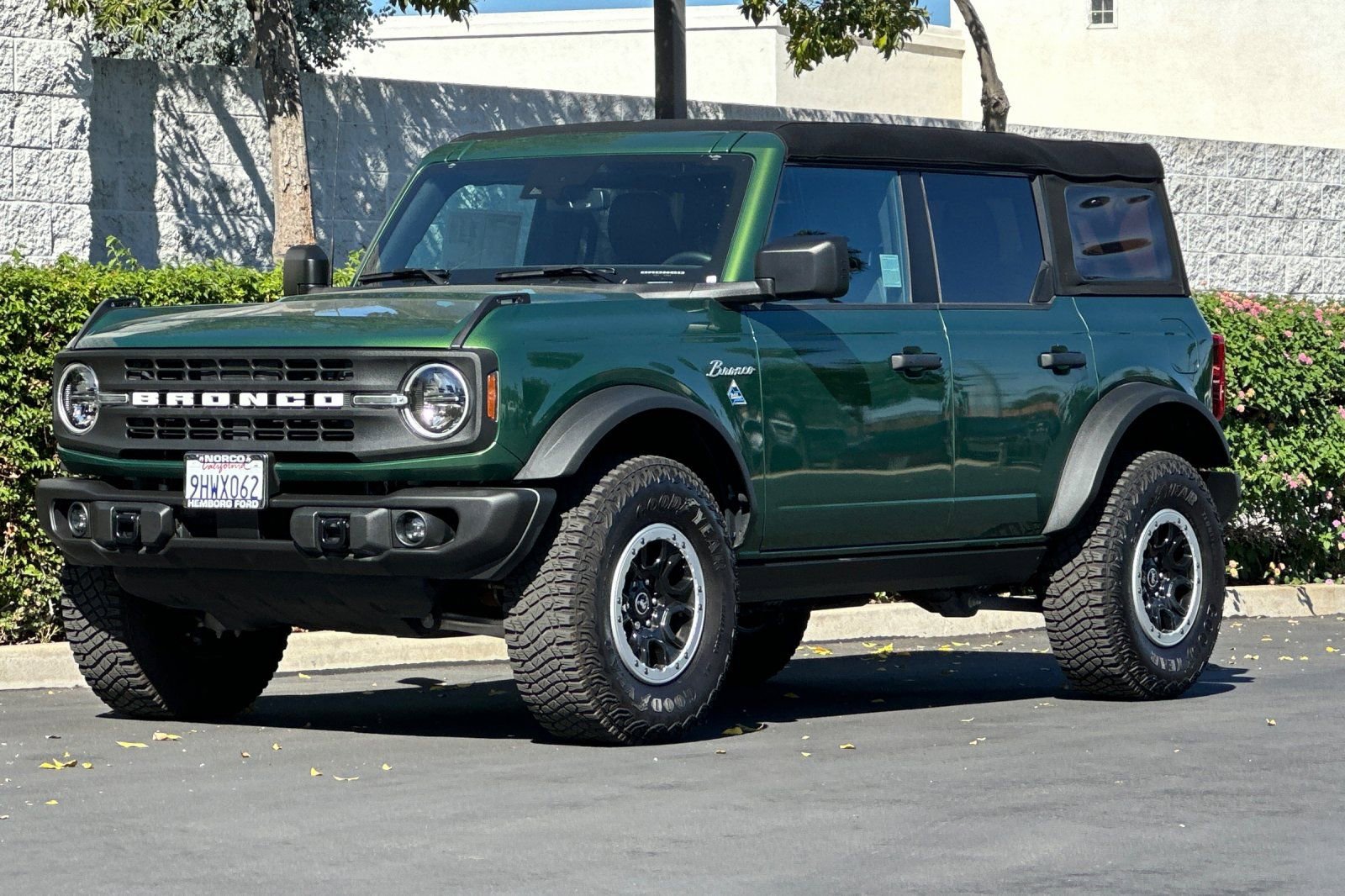 Used 2023 Ford Bronco Black Diamond w/ Sasquatch Package image 8