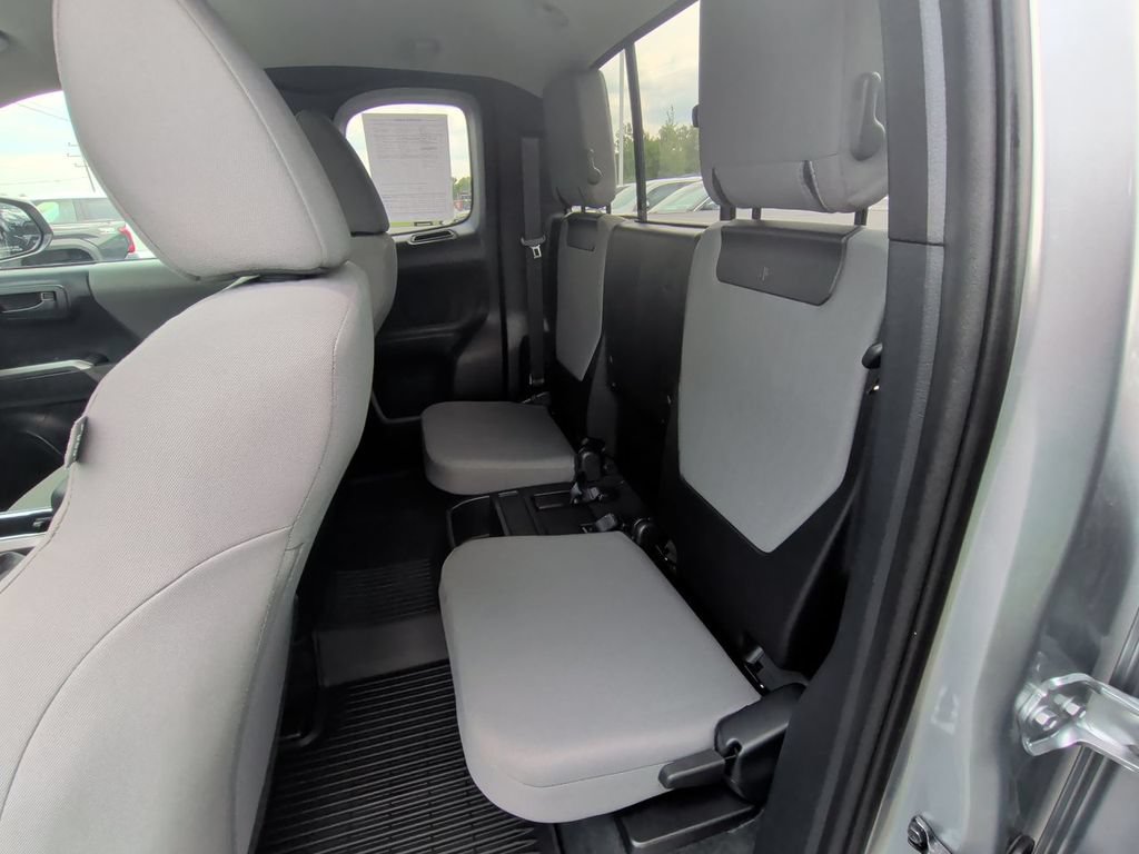 Used 2019 Toyota Tacoma SR5 AWD/4WD image 22