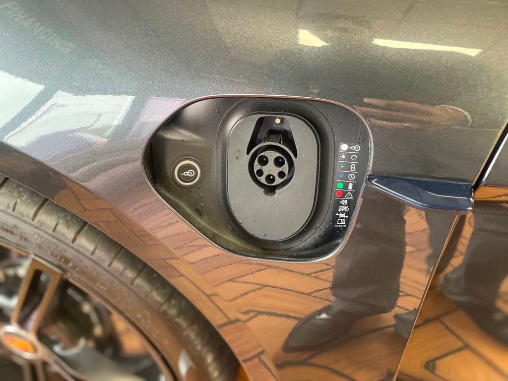 Used 2020 Porsche Taycan Turbo S AWD/4WD image 22