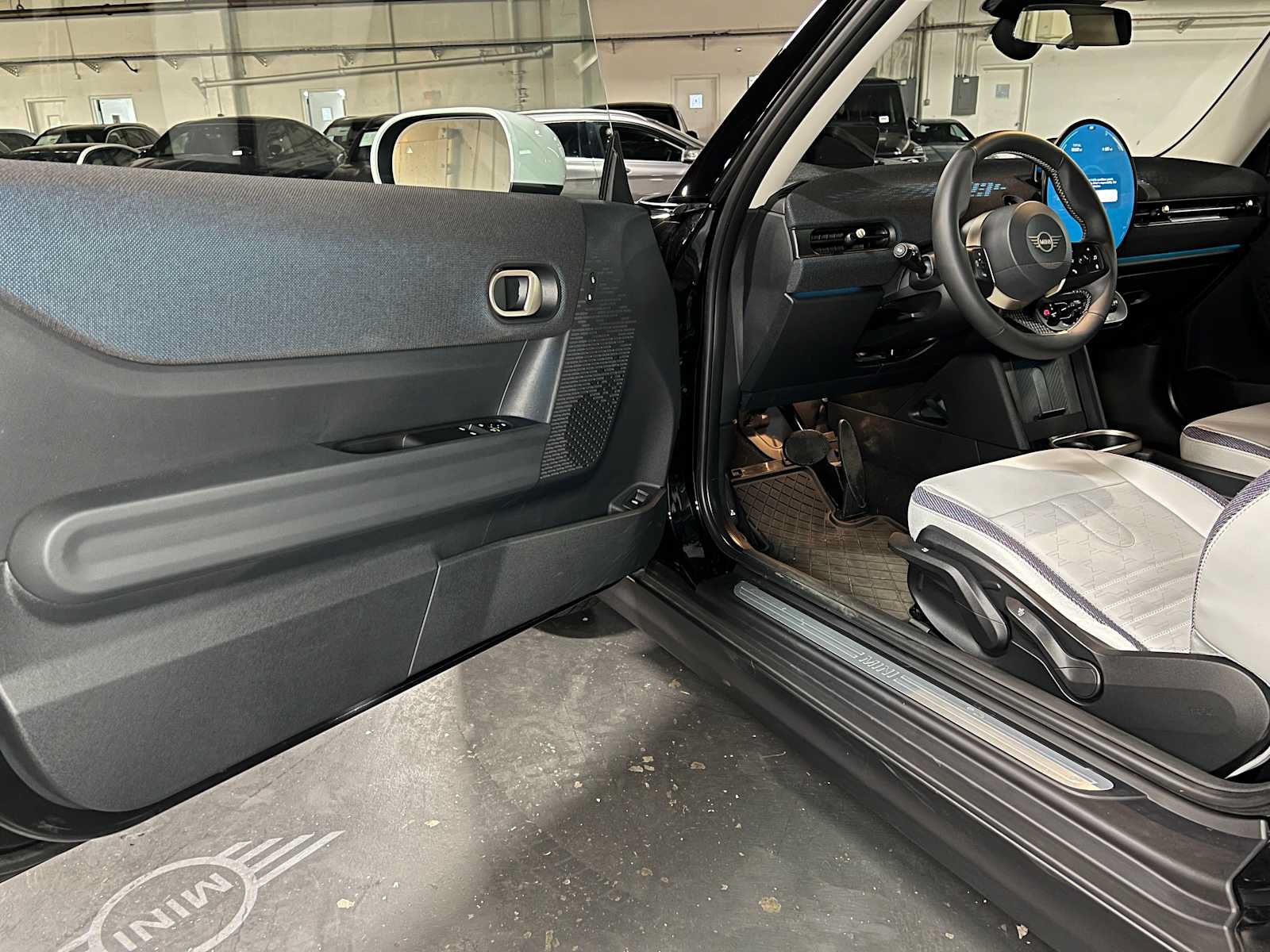 Used 2026 MINI Cooper 2-Door Hardtop FWD image 17