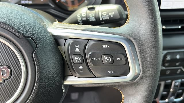 Used 2024 Jeep Wrangler Unlimited Sahara w/ Technology Group AWD/4WD image 12